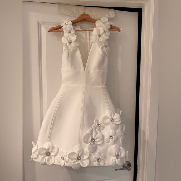 NWOT BRONX AND BANCO Estelle White Mini Dress , Elegant Floral Dress - Picture 5 of 16